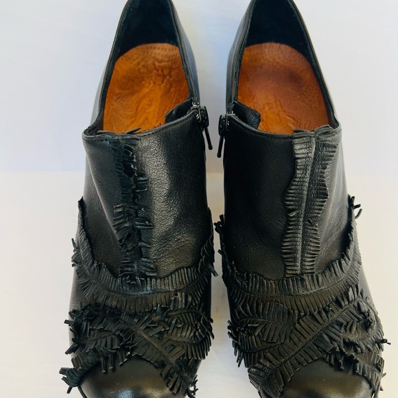 Chie Mihara Leather Chunky Fringe Heel Side Zipper Shoes - Picture 2 of 11